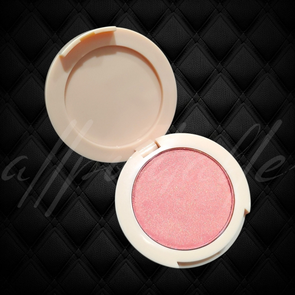 ⭐️3/$30⭐️ Cinta London Cheeky Flush